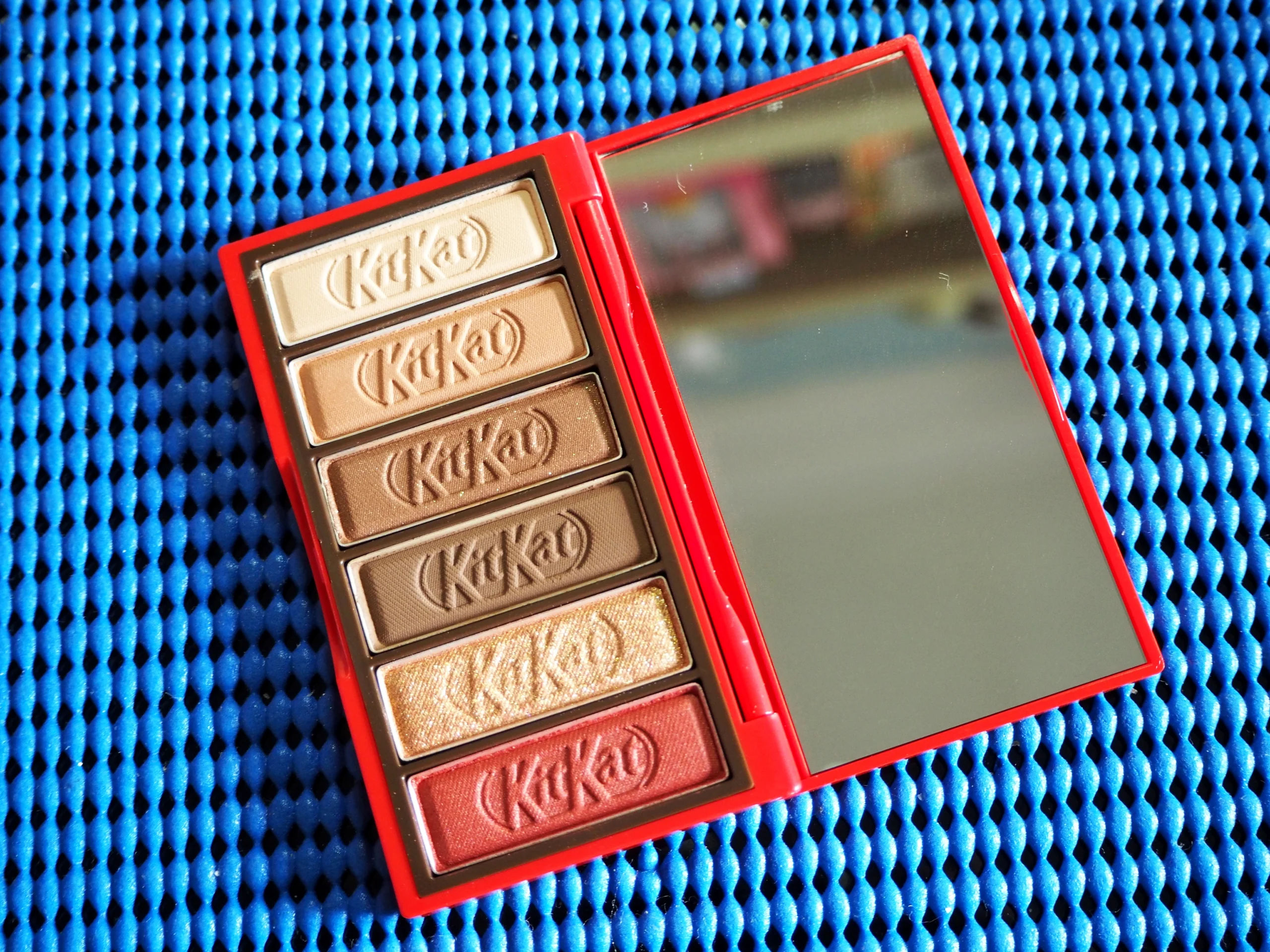 Mini Eyeshadow palette Kitkat Edition from Etude House [REVIEW]