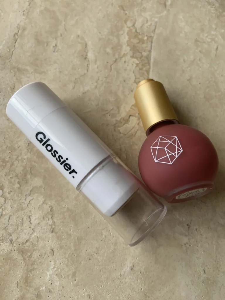 Quarantine makeup looks for Zoom meetings products