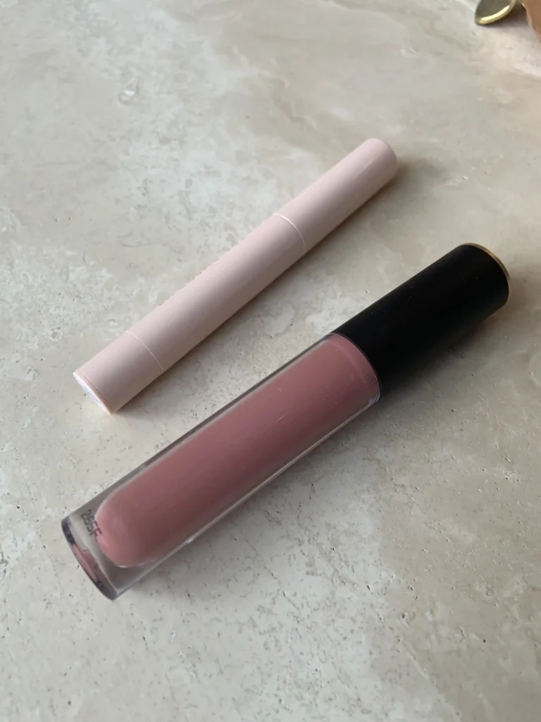 Quarantine makeup looks for Zoom meetings products