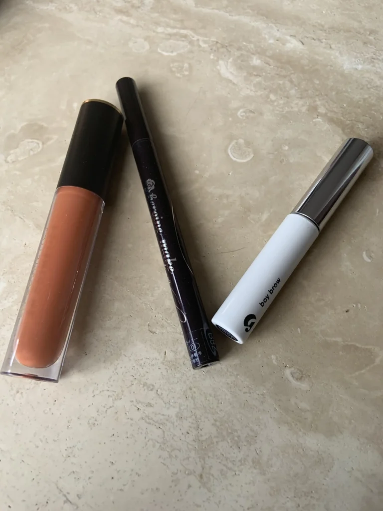 Quarantine makeup looks for Zoom meetings products