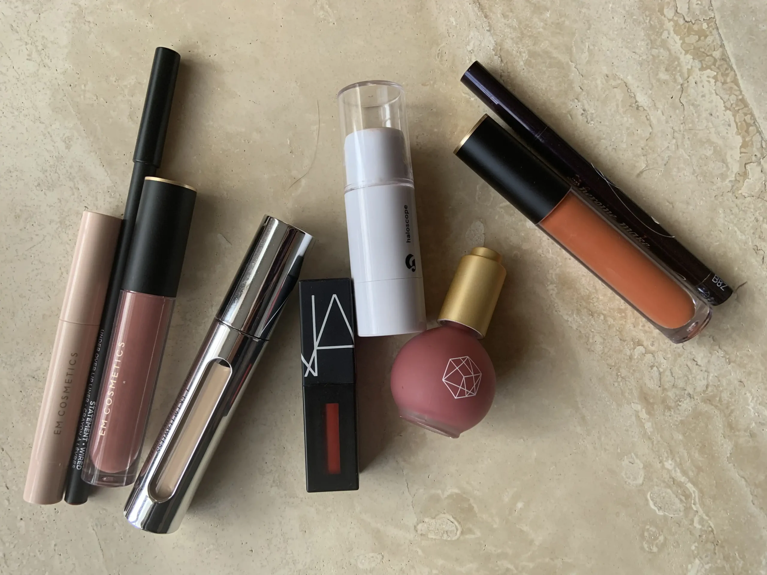 [GUEST POST] Quarantine makeup looks for Zoom meetings